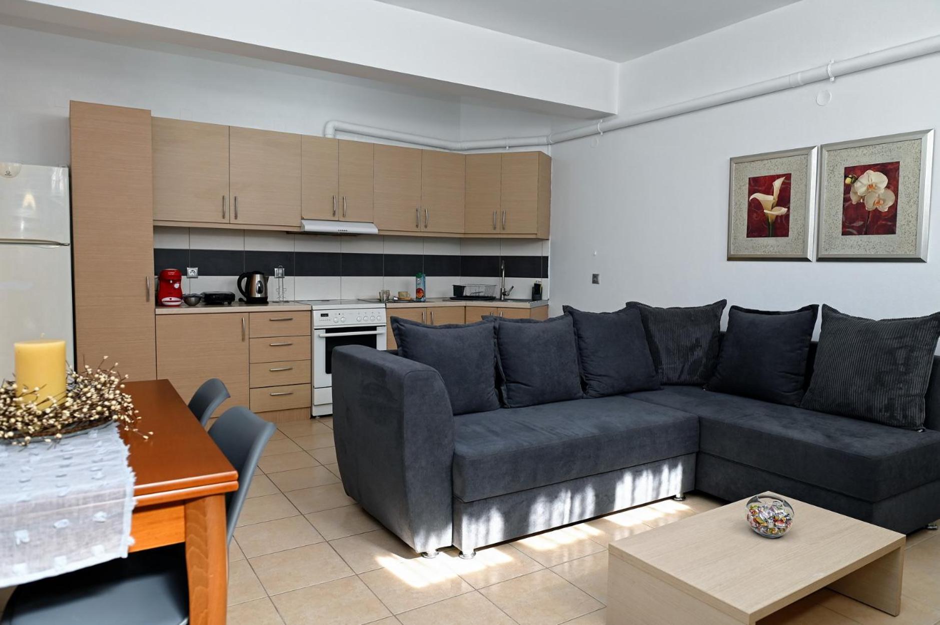 Oasis Lower Ground Floor Apartment อาร์กอส ภายนอก รูปภาพ